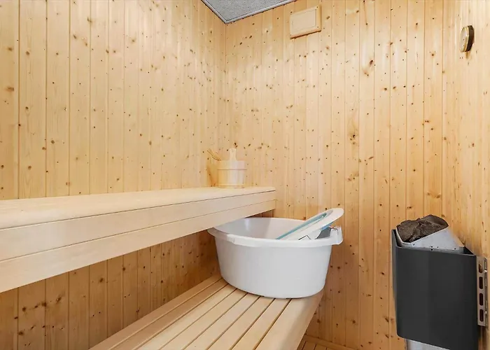 328-hvide-sande-fyrmarken-125 بيت للعطل